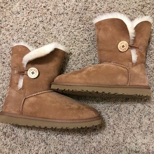 UGG Shoes - tan UGG boots UGG Shoes - tan UGG boots